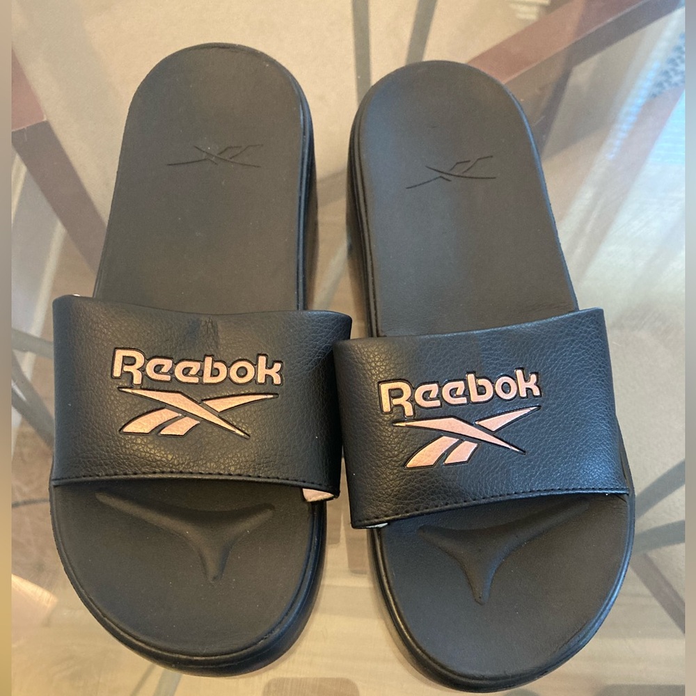 🔴 4/$12 Girls New With Tags Classic Reebok Black Slide Sandals Size 6